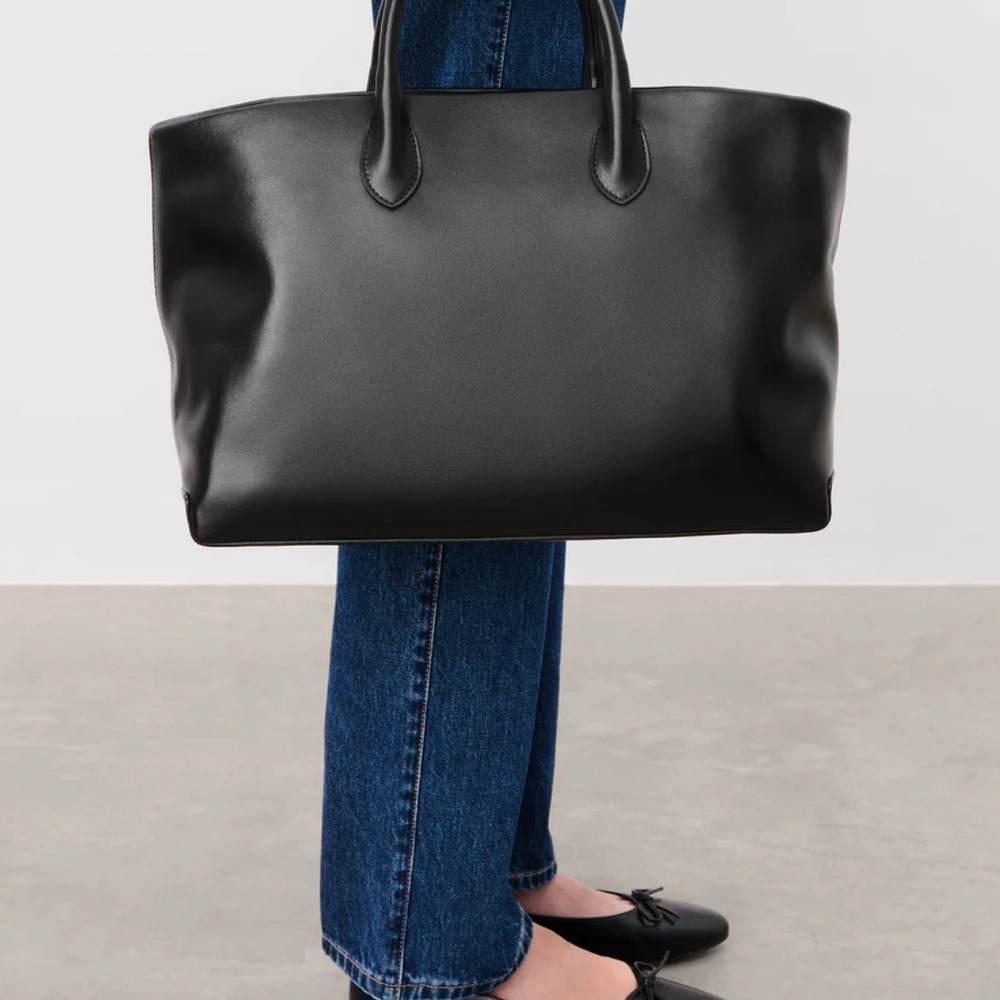Flattered Black Leather Tote Bag - Picture 3 of 16